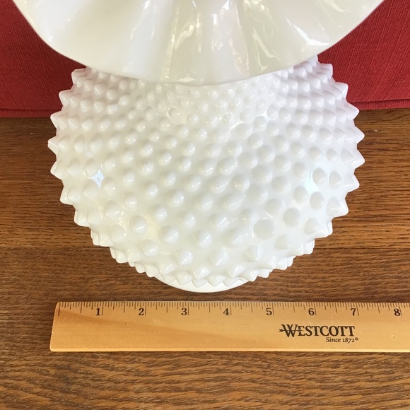 Vintage Fenton White Milk Glass Hobnail Vase Large Ruffled Edge - Picture 3 of 12